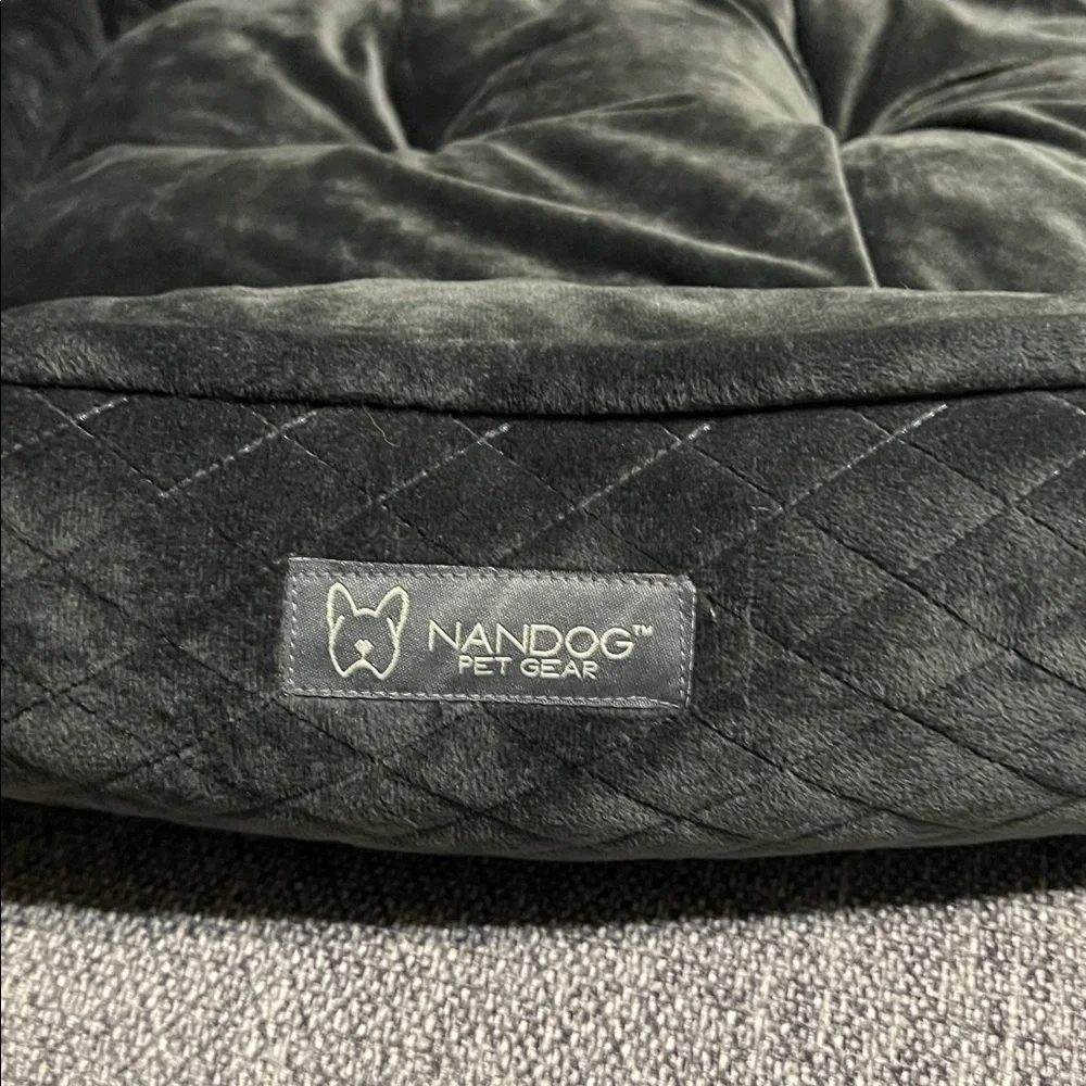 NWT Nandog Quilted Micro-Plush Dog Car Seat Bed, Dark Gray, Medium